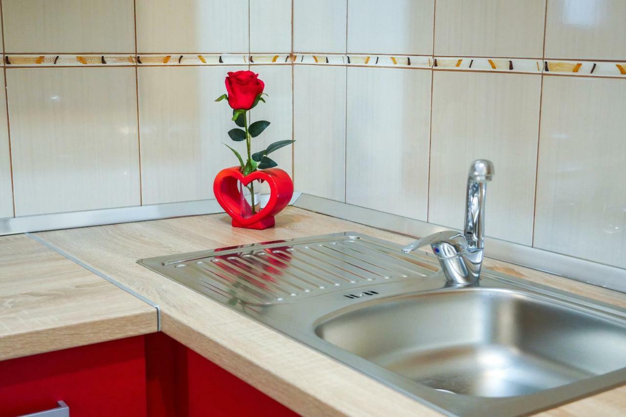 Apartmani Ivan โลปาร์ ภายนอก รูปภาพ