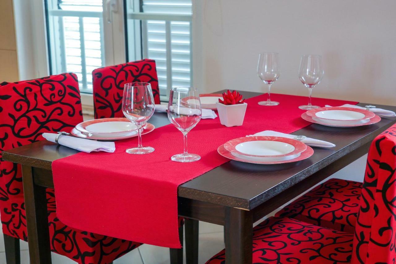 Apartmani Ivan โลปาร์ ภายนอก รูปภาพ