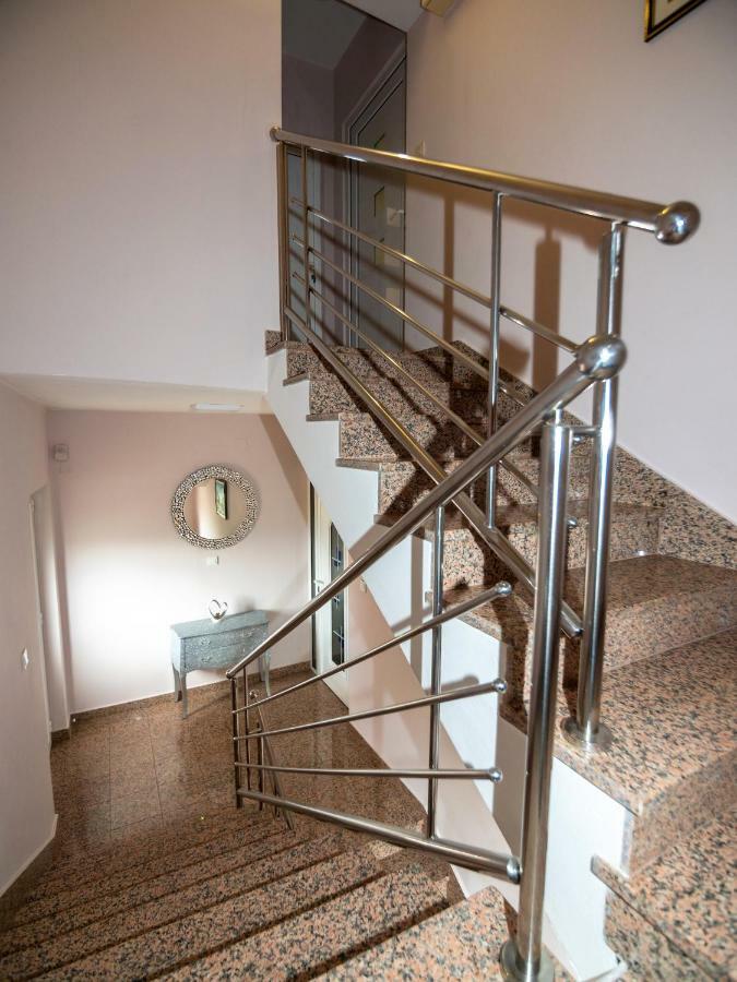 Apartmani Ivan โลปาร์ ภายนอก รูปภาพ