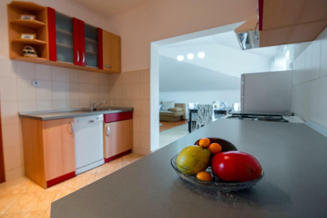 Apartmani Ivan โลปาร์ ภายนอก รูปภาพ