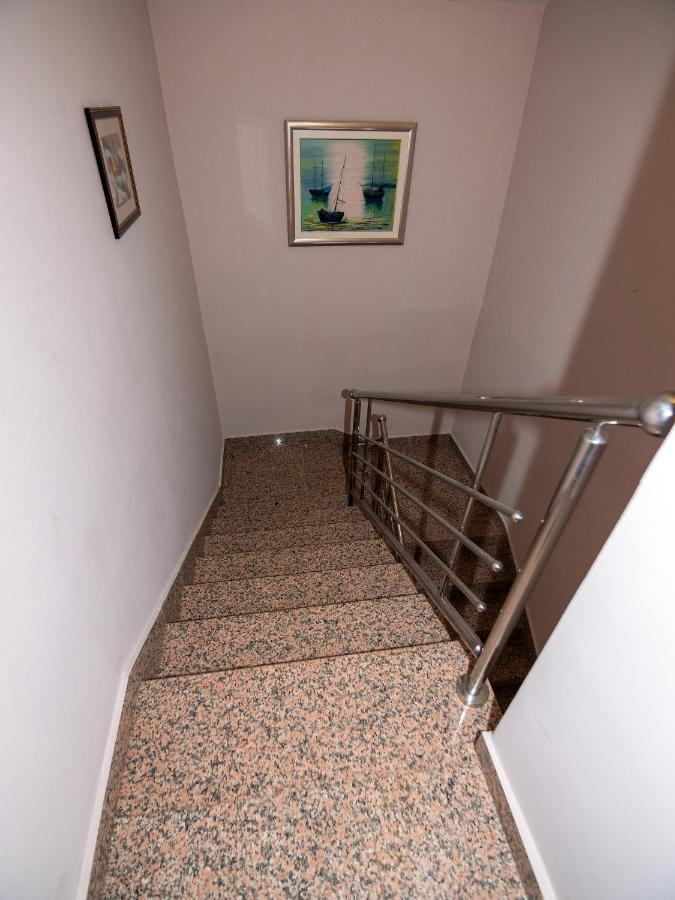 Apartmani Ivan โลปาร์ ภายนอก รูปภาพ